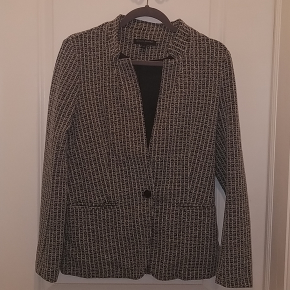 Banana Republic Factory Jackets & Blazers - Banana Republic black and white blazer